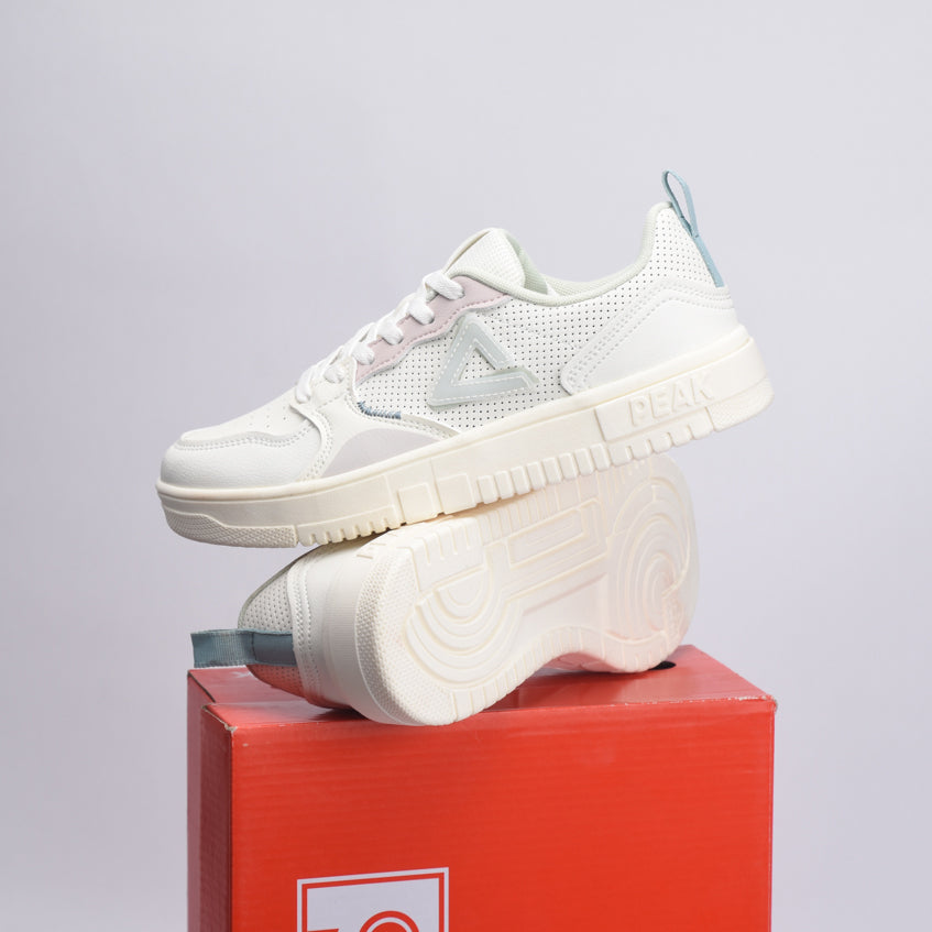 PEAK FOOTWEAR