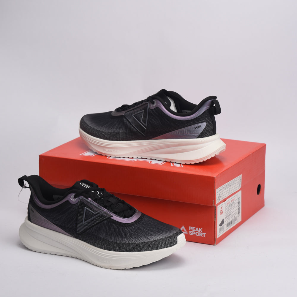PEAK FOOTWEAR