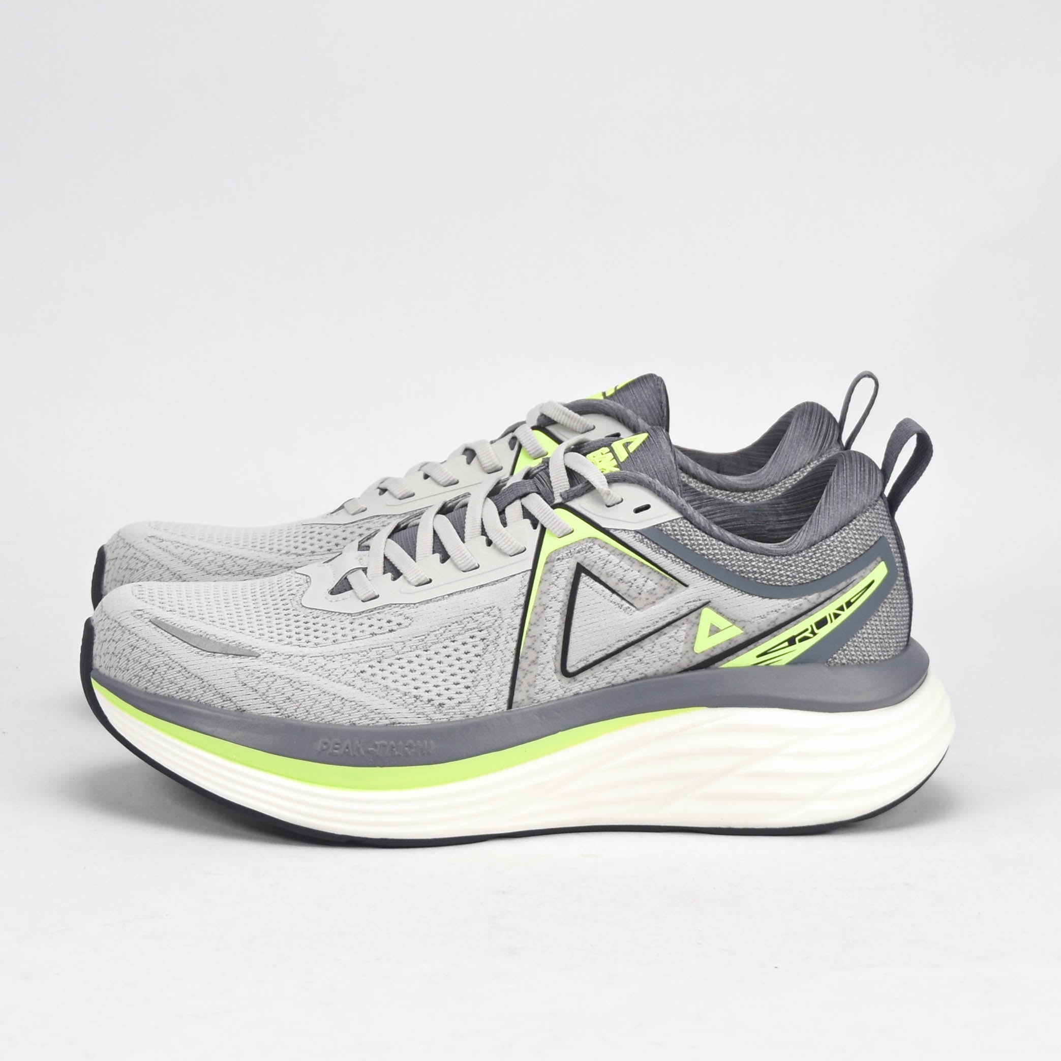 PEAK SHOES