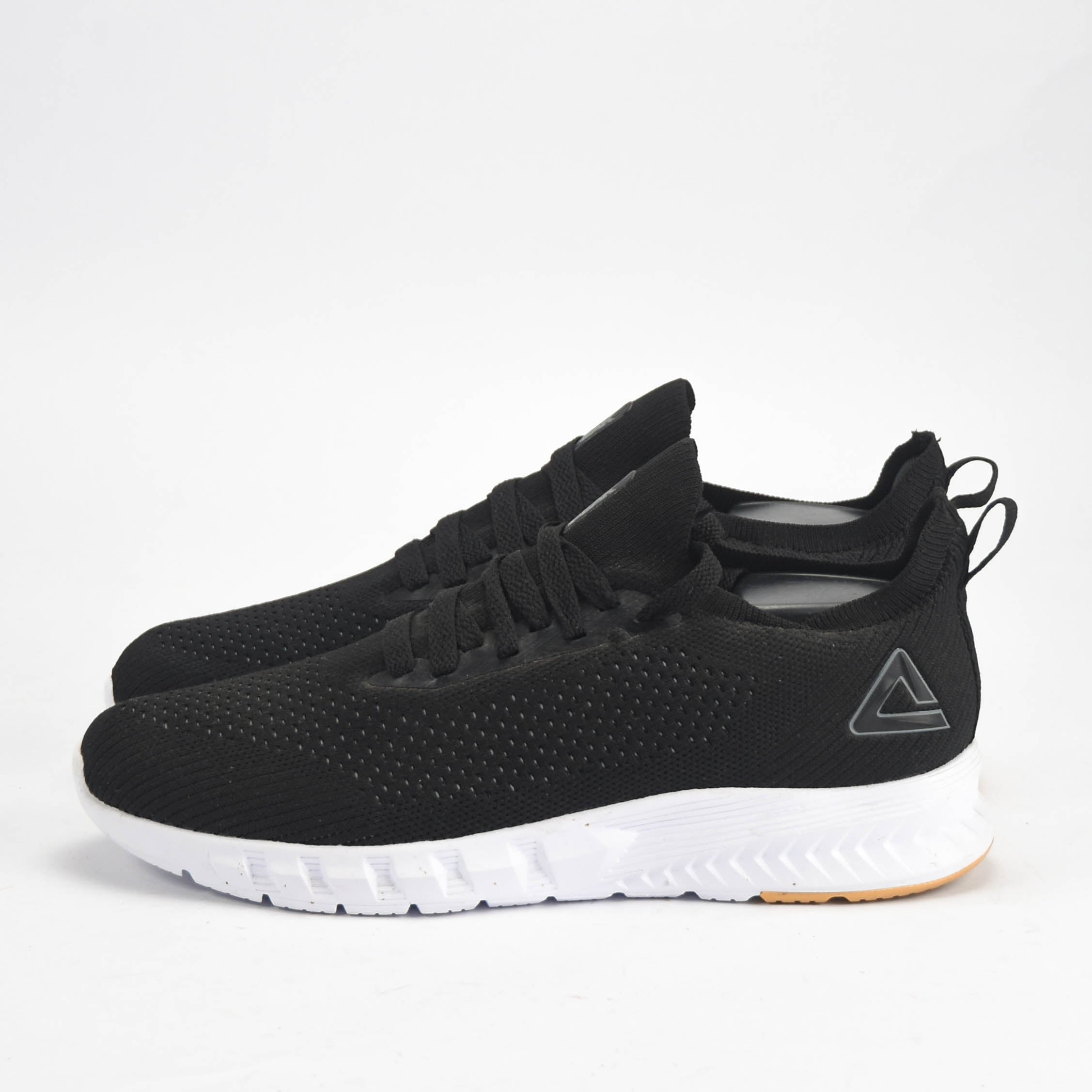 PEAK SHOES