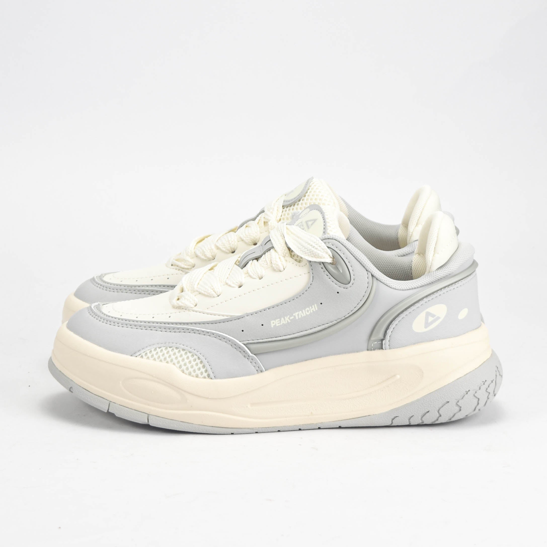 PEAK SHOES