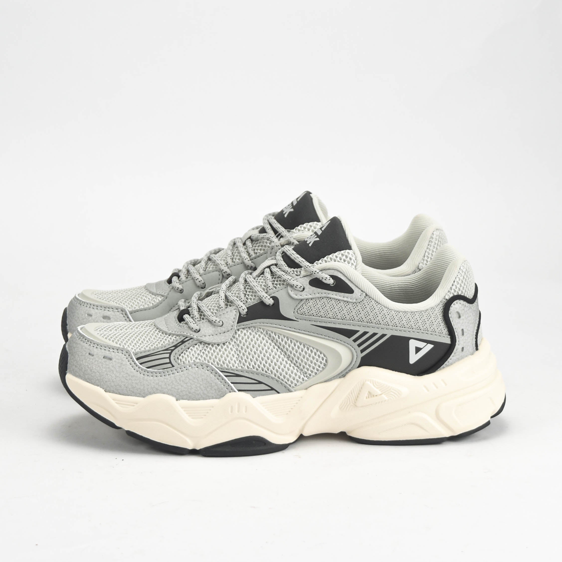 PEAK SHOES